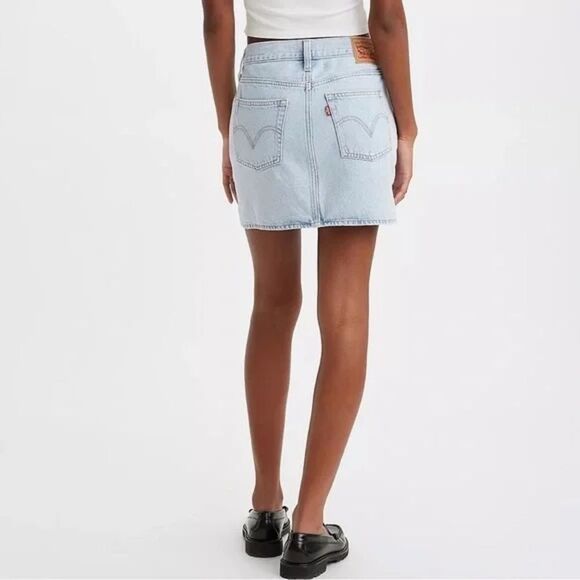 Levi’s Icon Mid Rise Skirt In Light Blue - Picture 3 of 7